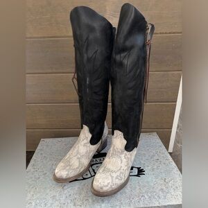 SOLD‼️Freebird By Steven Whisper Boots